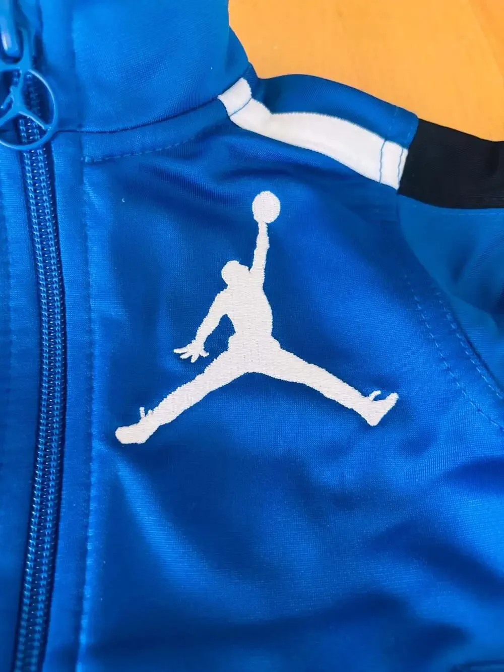 Jordan Boys Colorblocked Tricot Jacket and Jogger Pants 2 Piece Track Set